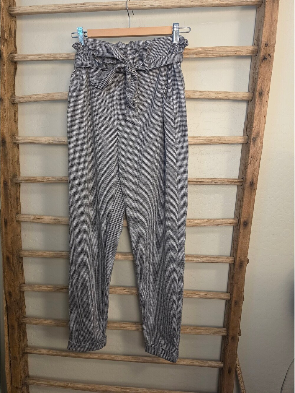 SO Goods For Life Women's High Waist Paperbag Pants with Belt size xs